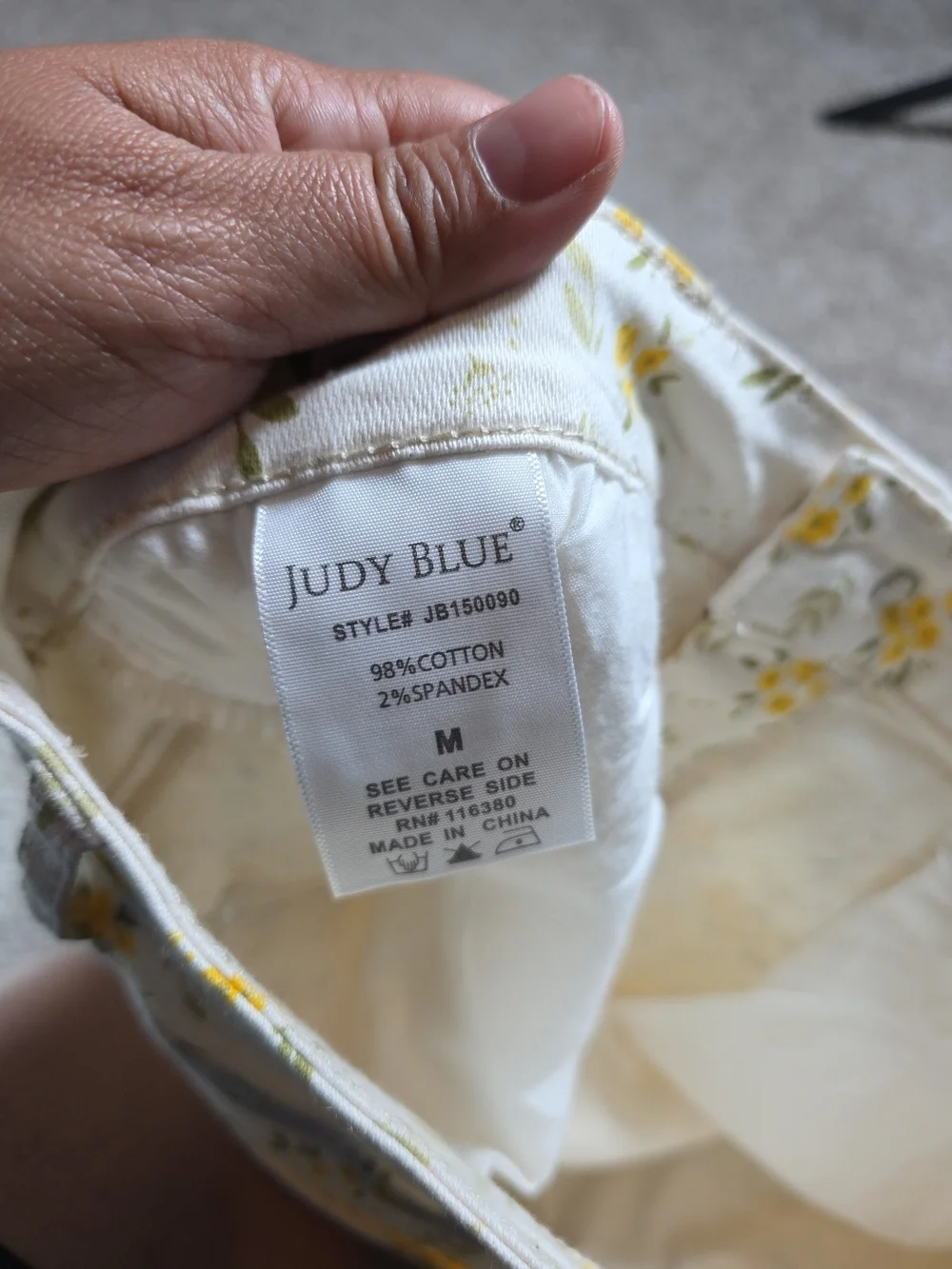 Judy Blue Los Angeles Floral Print Denim Shorts   Women Size M - Picture 7 of 11